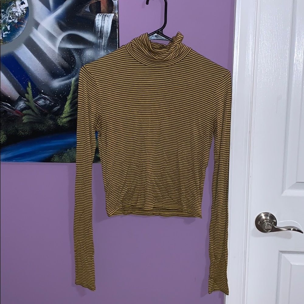 Striped turtle neck long sleeve